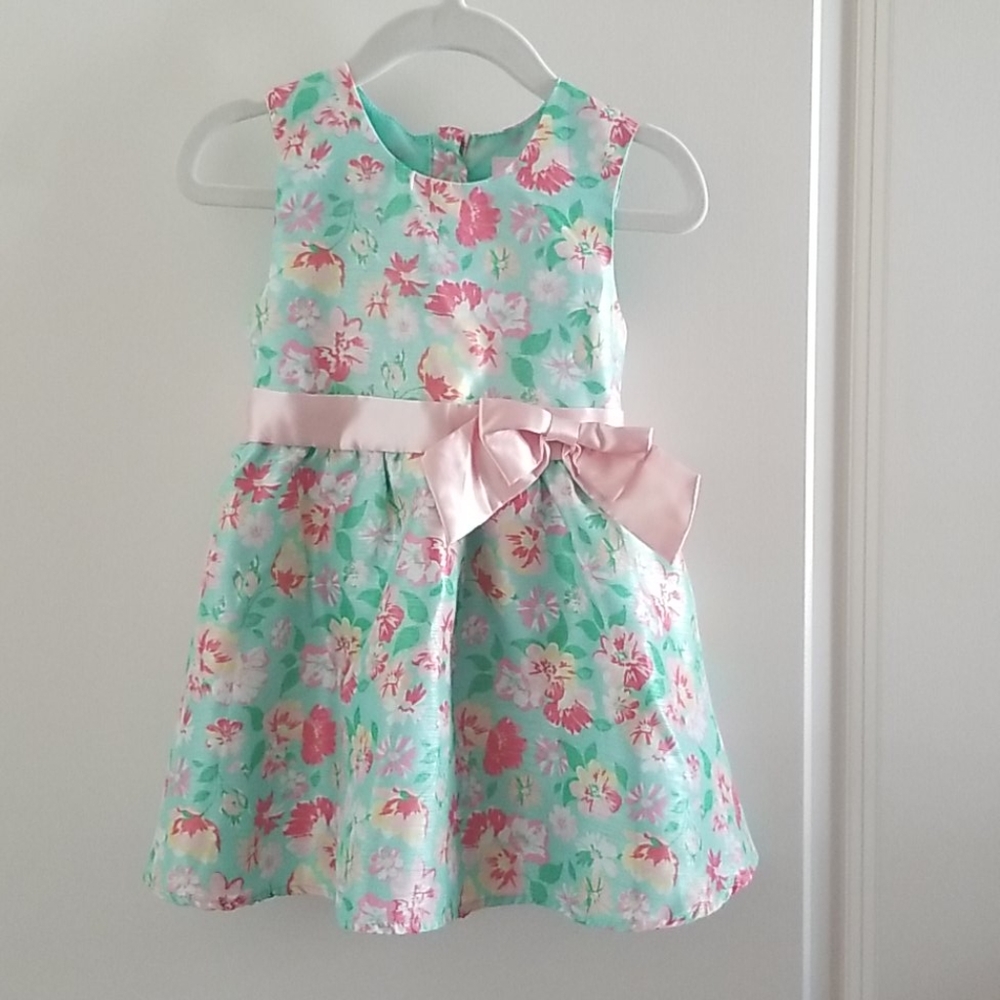 Floral, Green dress with pink flowers